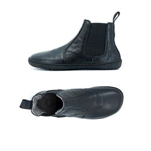 MUKI • Chelsea Leather Booties